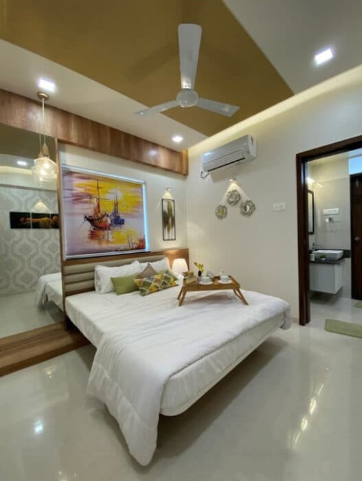 Modern and Elegantly Designed Bedroom