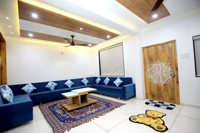 Modern and Elegantly Designed Living Room