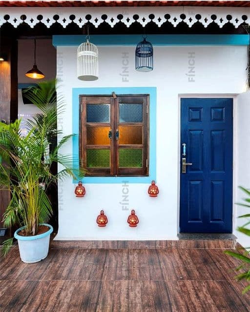 Charming and Vibrant Entrance That Blends Traditional