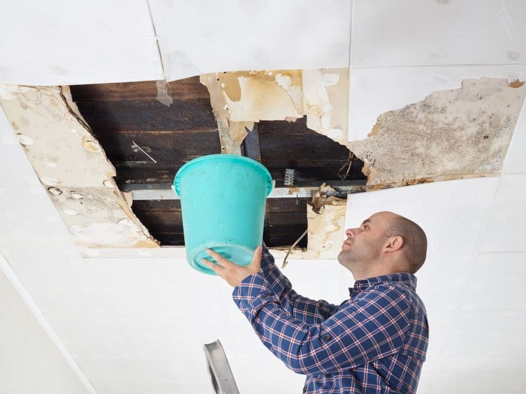 0211010005-01-Leakage-in-Building-shutterstock_400687411 Leakage in Building shutterstock