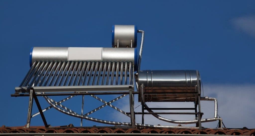 0609030005-01-Solar-Water-Heater-shutterstock_130815146
