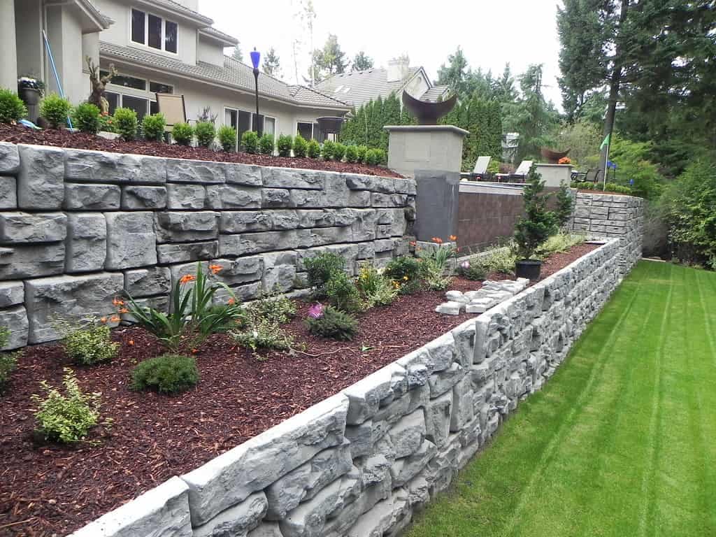 Retaining Wall – 02 – 0205030013 Retaining Wall