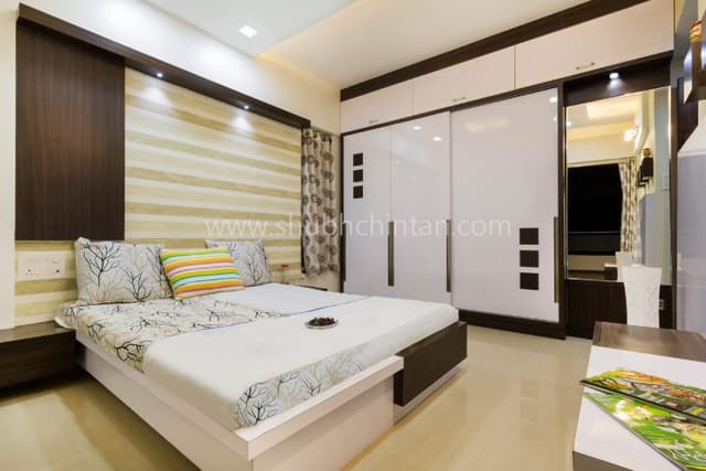 Bedroom-accomodating-Wooden-Bed-01 Swiper Content 0