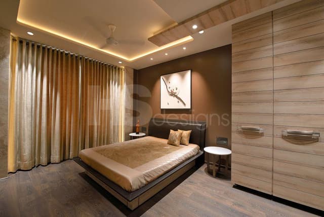 Bedroom-with-Wooden-Flooring-comprises-of-Wooden-Double-Bed-1 Swiper Content 0