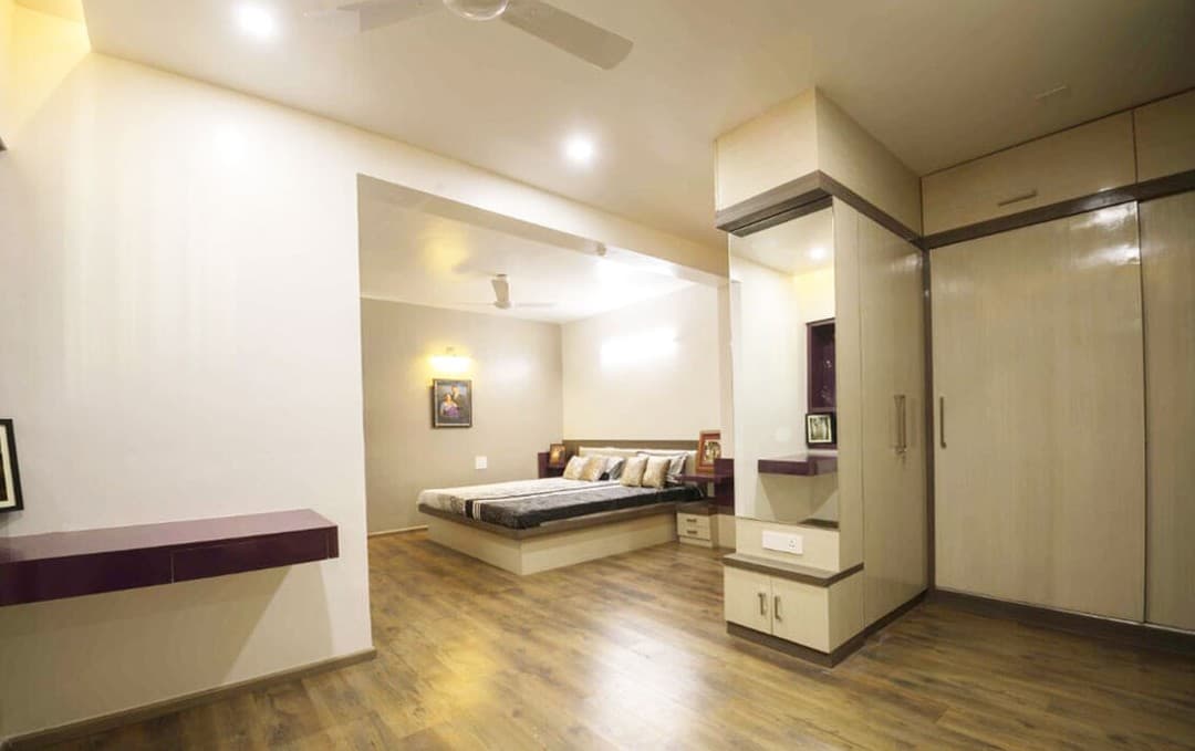 Bedroom-with-Wooden-Flooring-comprises-of-Wooden-Double-Bed-with-Storage-below Design Detail Banner 0