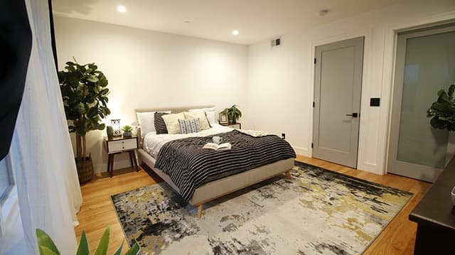 Contemporary-Bedroom-02 Swiper Content 1