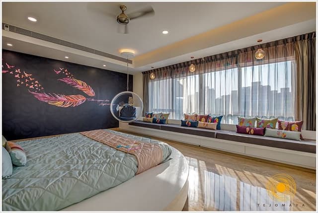 Contemporary-Designed-Bedroom-accommodating-Round-Wooden-Low-Heighted-Bed-4 Swiper Content 3