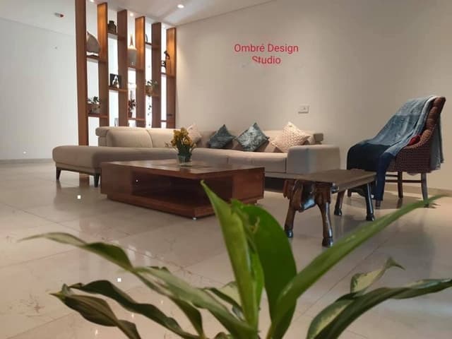 Cream-Upholstered-Sectional-Sofa-with-Left-Side-Facing-Chaise-1-1 Cream-Upholstered-Sectional-Sofa-with-Left-Side-Facing-Chaise-1-1