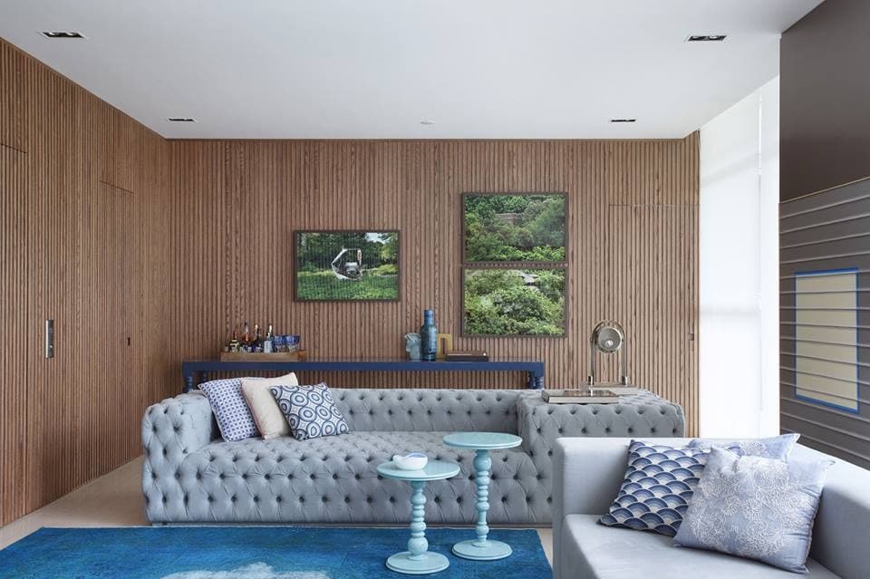 Grey-Coloured-Button-Tufted-Square-Armed-Tuxedo-Sofa-with-attached-Side-Table Design Detail Banner 0