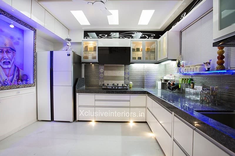 Kitchen-with-L-Shaped-Kitchen-Counter-Black-Granite-Countertop-Lower-Kitchen-Cabinets-with-Aluminum-Profile-Handles-Under-Cabinet-Lights Design Detail Banner 0