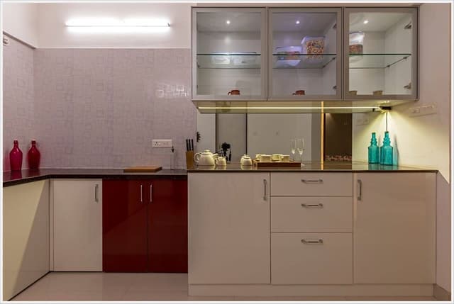 Kitchen-with-L-Shaped-Kitchen-Counter-Black-Granite-Kitchen-Countertop Swiper Content 0