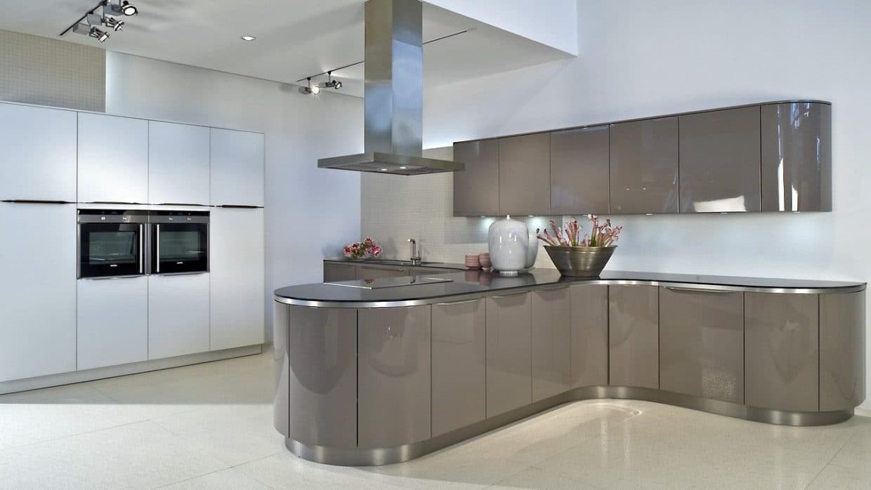 Kitchen-with-L-Shaped-Kitchen-Counter-Glossy-Lower-Upper-Kitchen-Cabinets-with-Round-Corners. Design Detail Banner 0