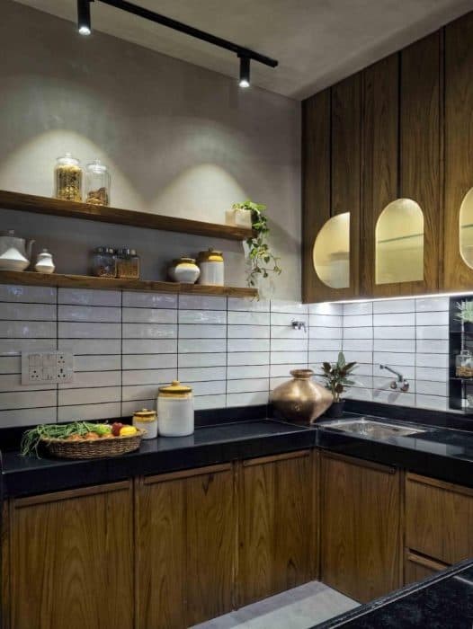 Kitchen-with-U-Shaped-Kitchen-Counter-Black-Granite-Countertop-02 Swiper Content 1