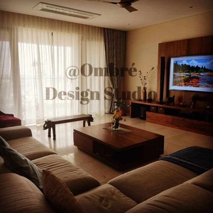 Living-Room-incorporating-Square-Armed-Sectional-Sofa-with-Left-Side-Facing-Chaise. Design Detail Banner 1