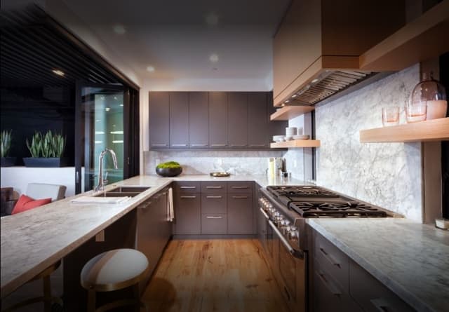 Luxurious-U-Shaped-Modular-Kitchen Swiper Content 0