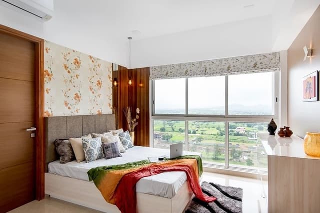 Modern-Bedroom-accommodating-Wooden-Bed-01 Swiper Content 0