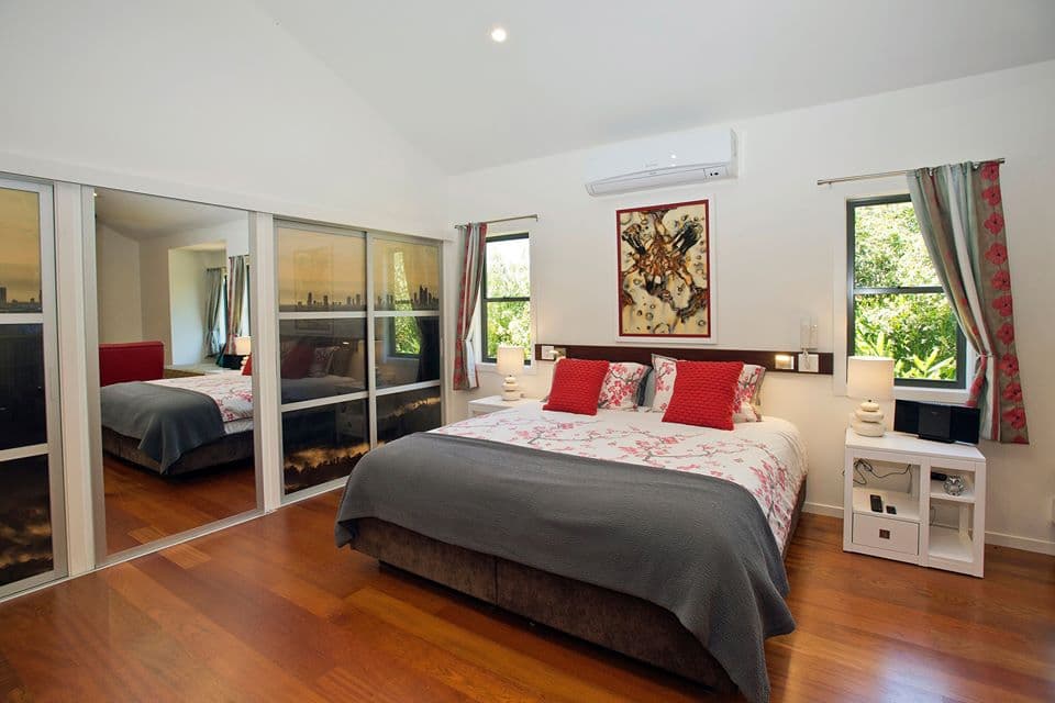 Modern-Bedroom-designed-with-Wooden-Bed-2 Design Detail Banner 0