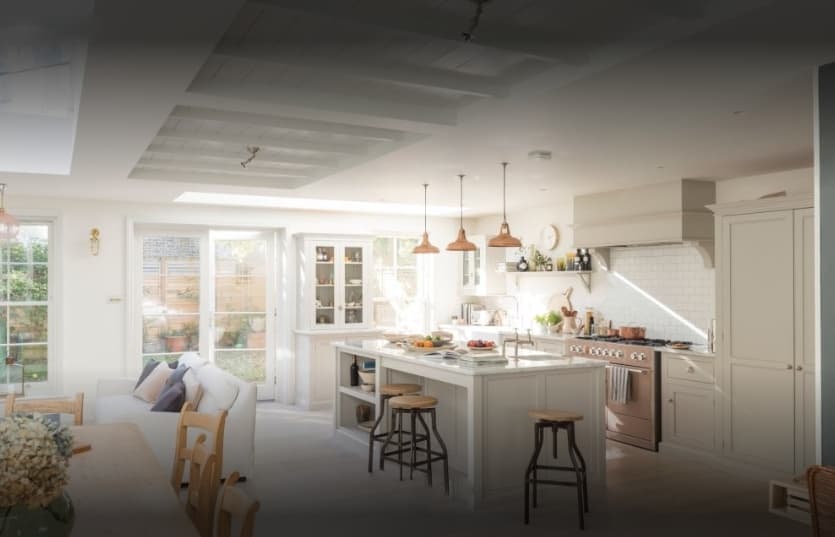 Modern-White-Theme-in-L-Shaped-Kitchen Design Detail Banner 0