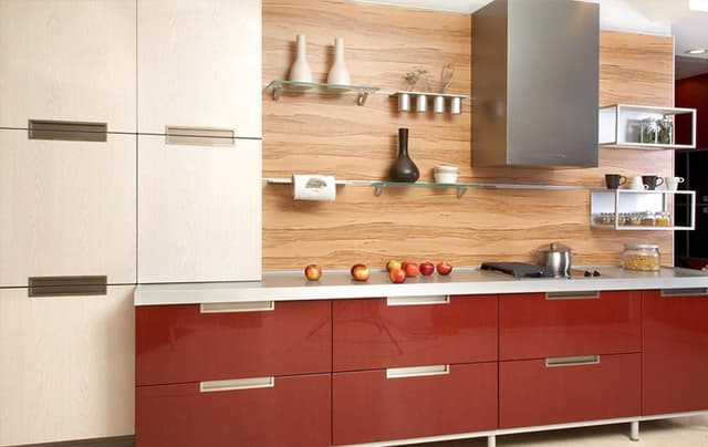 Single-Wall-Modular-Kitchen-with-Glazed-Linear-Shelves-Box-Shelves-Built-in-Induction-Hob-Attached-Full-Height-Storage-Cabinet-with-Kitchen-having-Aluminum-Profiles. Swiper Content 0
