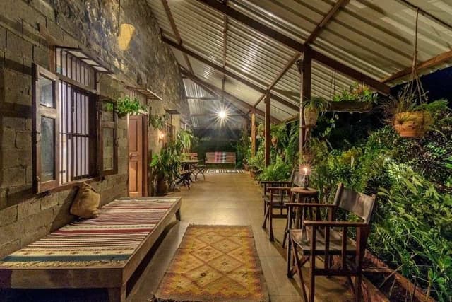 The-Traditional-Rustic-Style-Residence-has-a-Beautiful-Verandah The Traditional Rustic Style Residence has a Beautiful Verandah