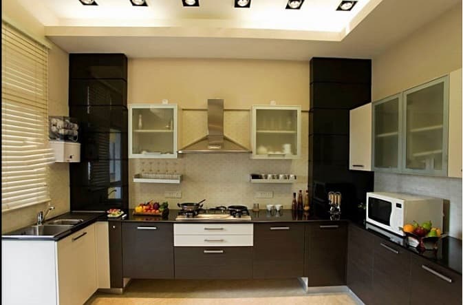 U-Shaped-Kitchen-with-Lower-Kitchen-Cabinets-with-Stainless-Steel-Handles. Design Detail Banner 0