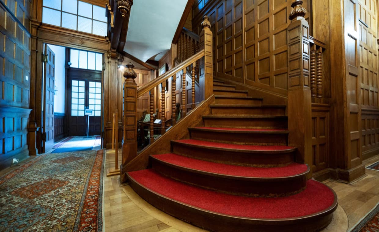 Staircase Area Decoration