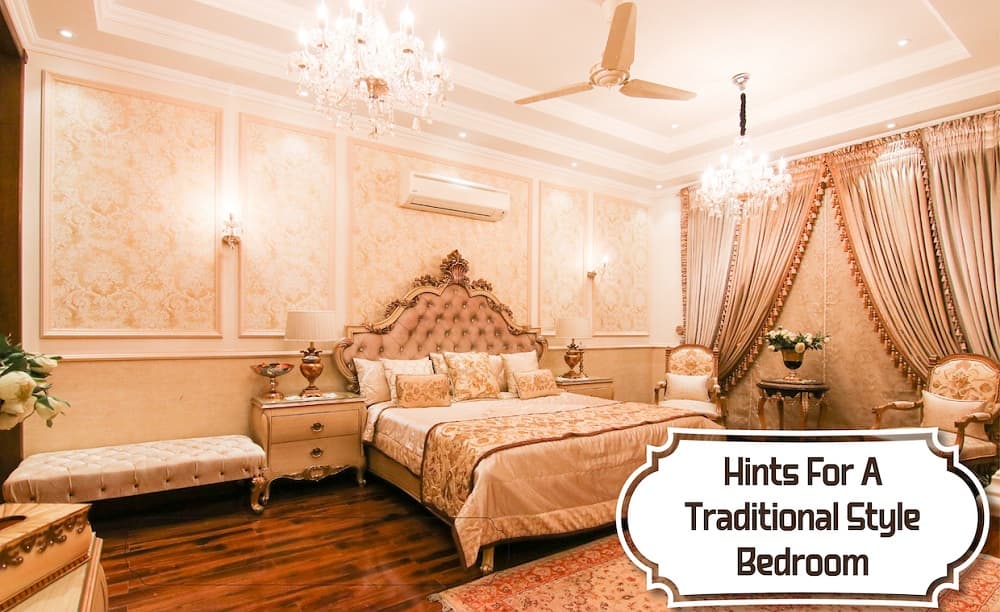 Traditional bedroom Traditional bedroom