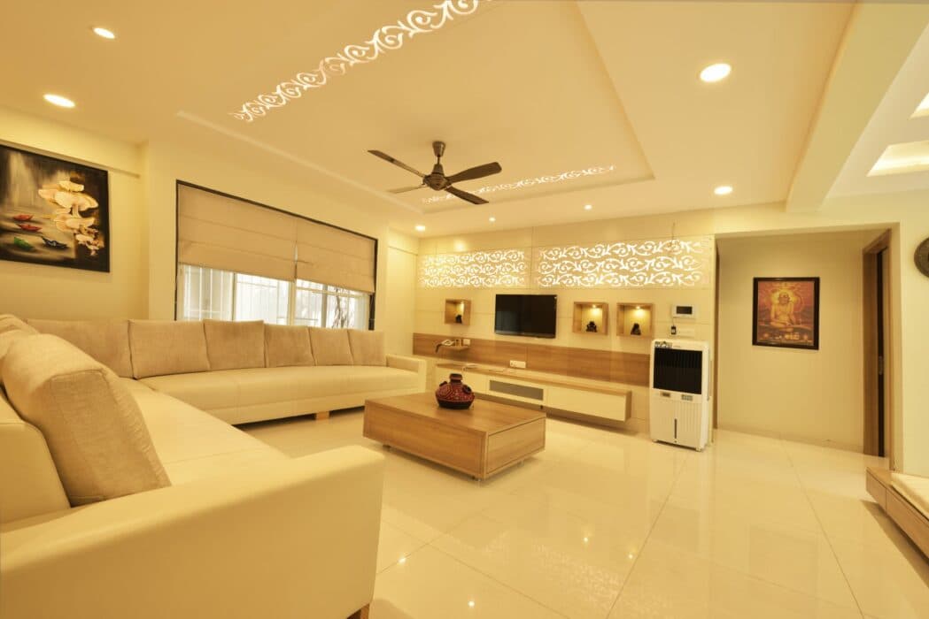 Off White Coloured Leather Upholstered Sofa Off White Coloured Leather Upholstered Sofa