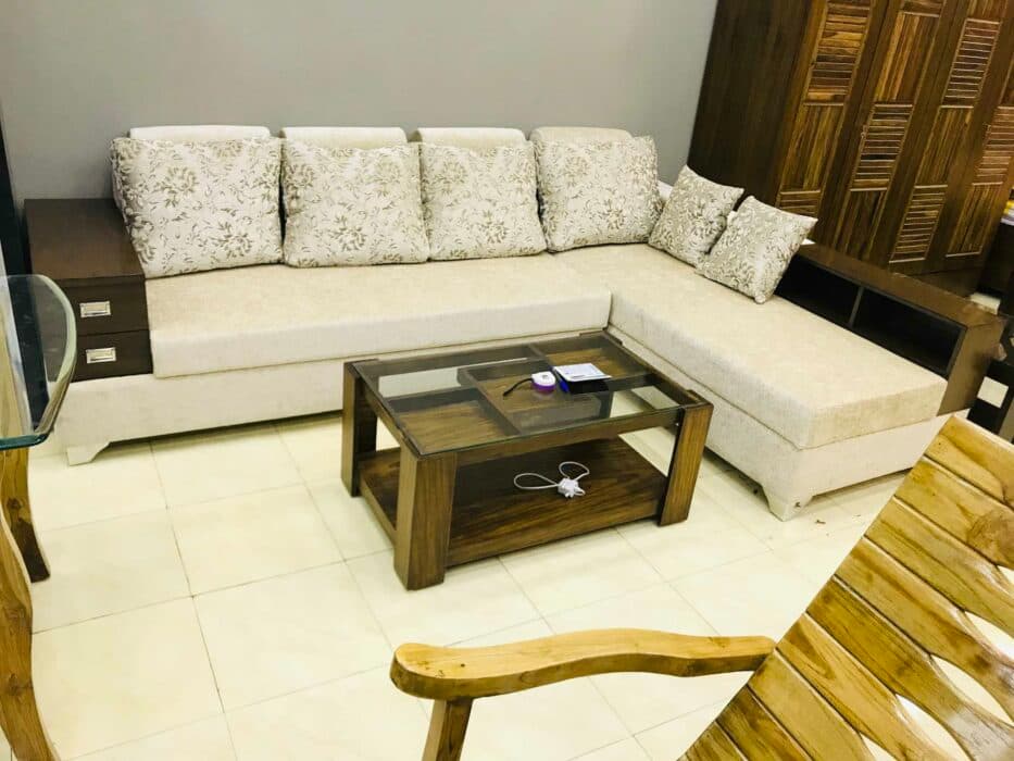 Off-White White Rectilinear Sofa Off-White White Rectilinear Sofa