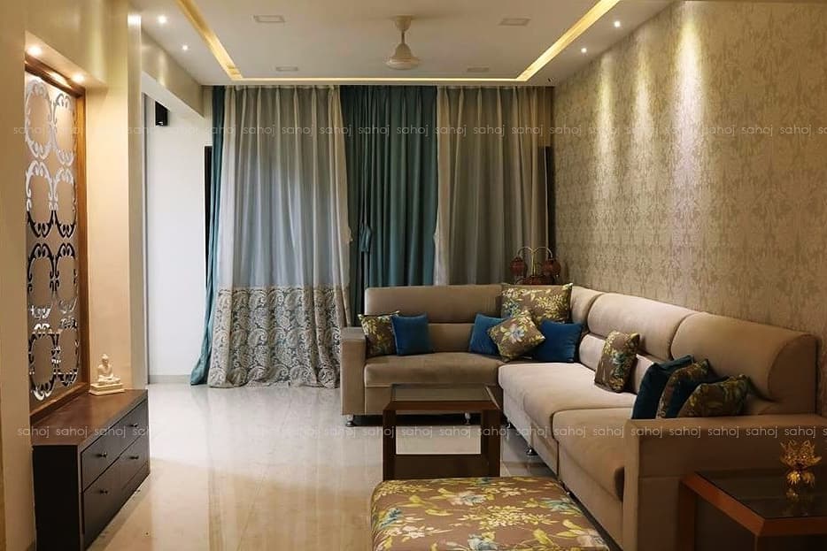 Royal and Meticulously Organized Living Room Royal and Meticulously Organized Living Room