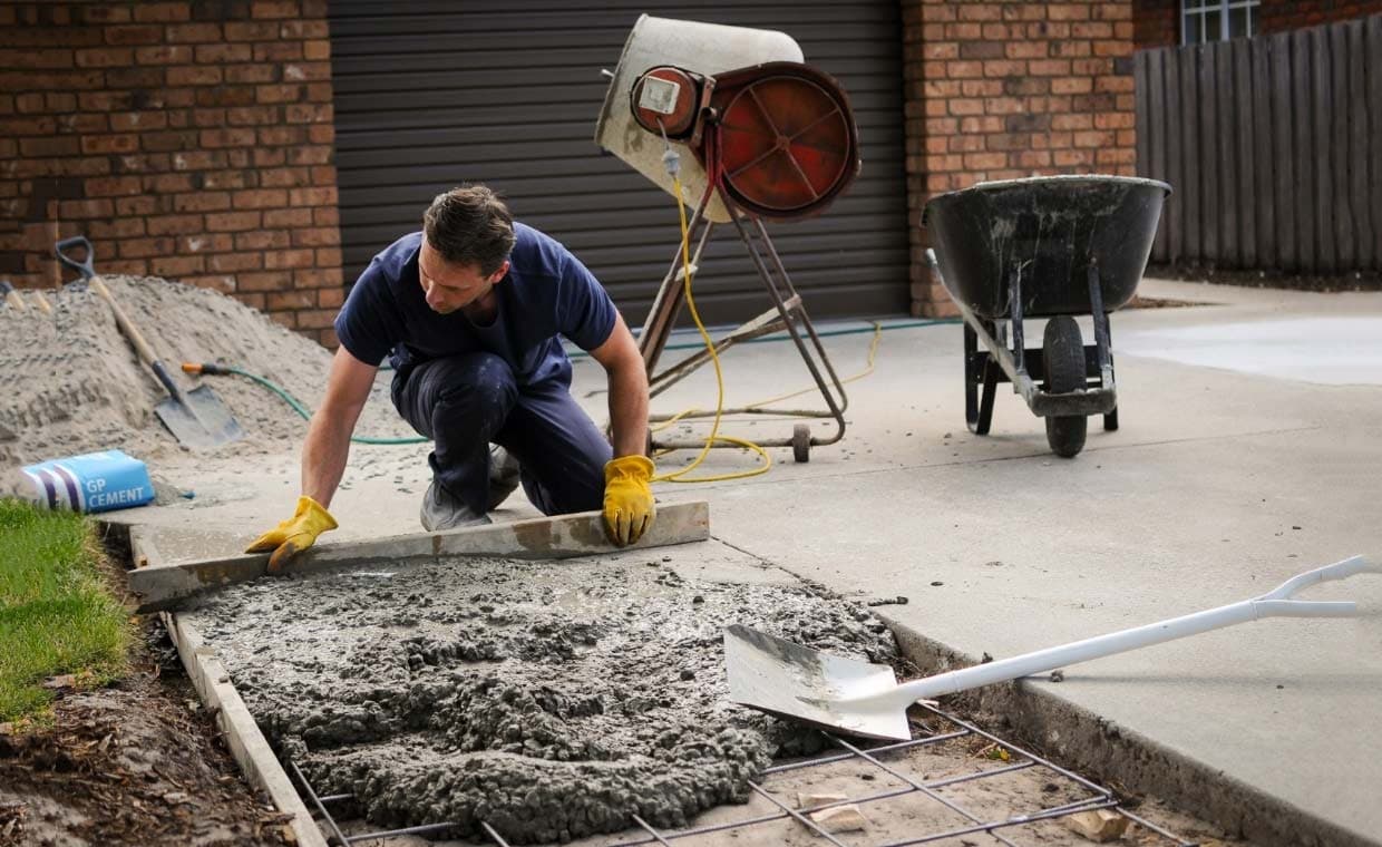 Hiring Professional Concrete Driveway Contractor Hiring Professional Concrete Driveway Contractor