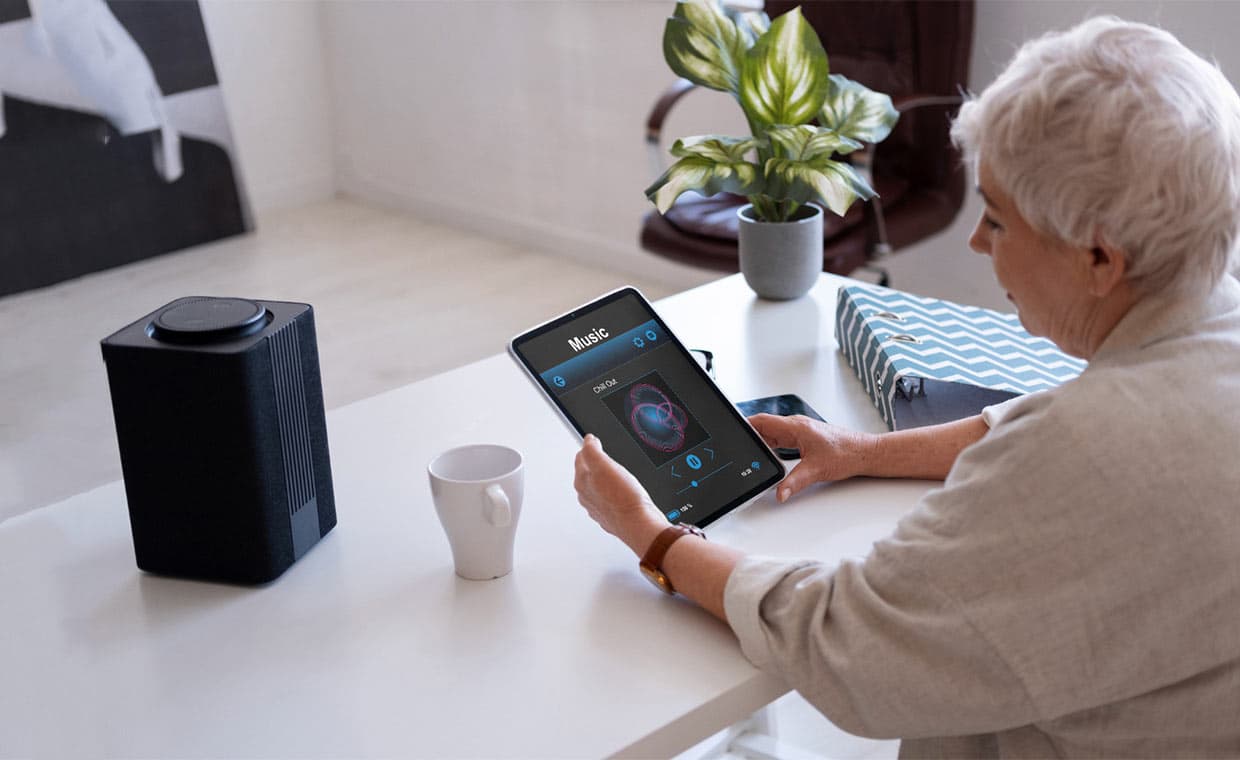 Smart Home Gadgets for Elderly – 01 – 0110010047